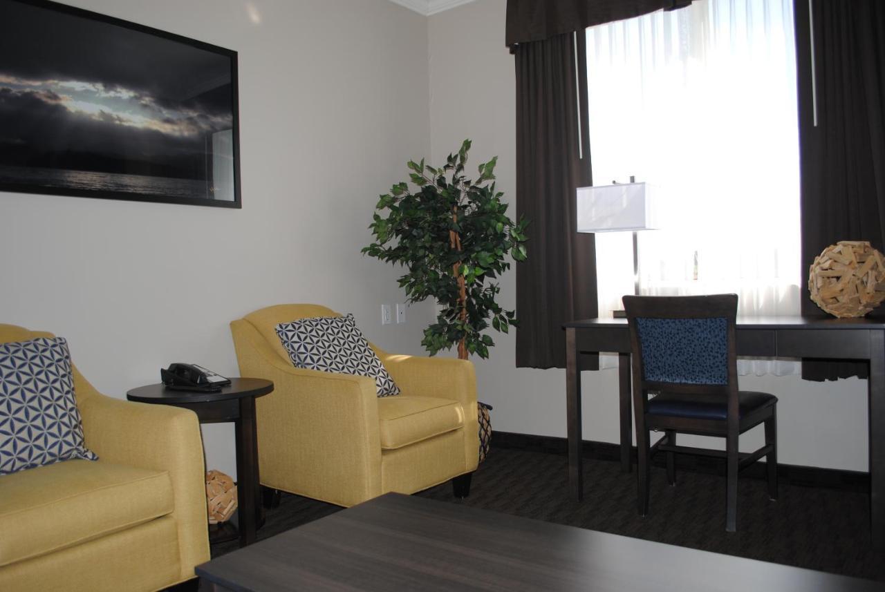 Days Inn & Suites By Wyndham Lindsay Dış mekan fotoğraf
