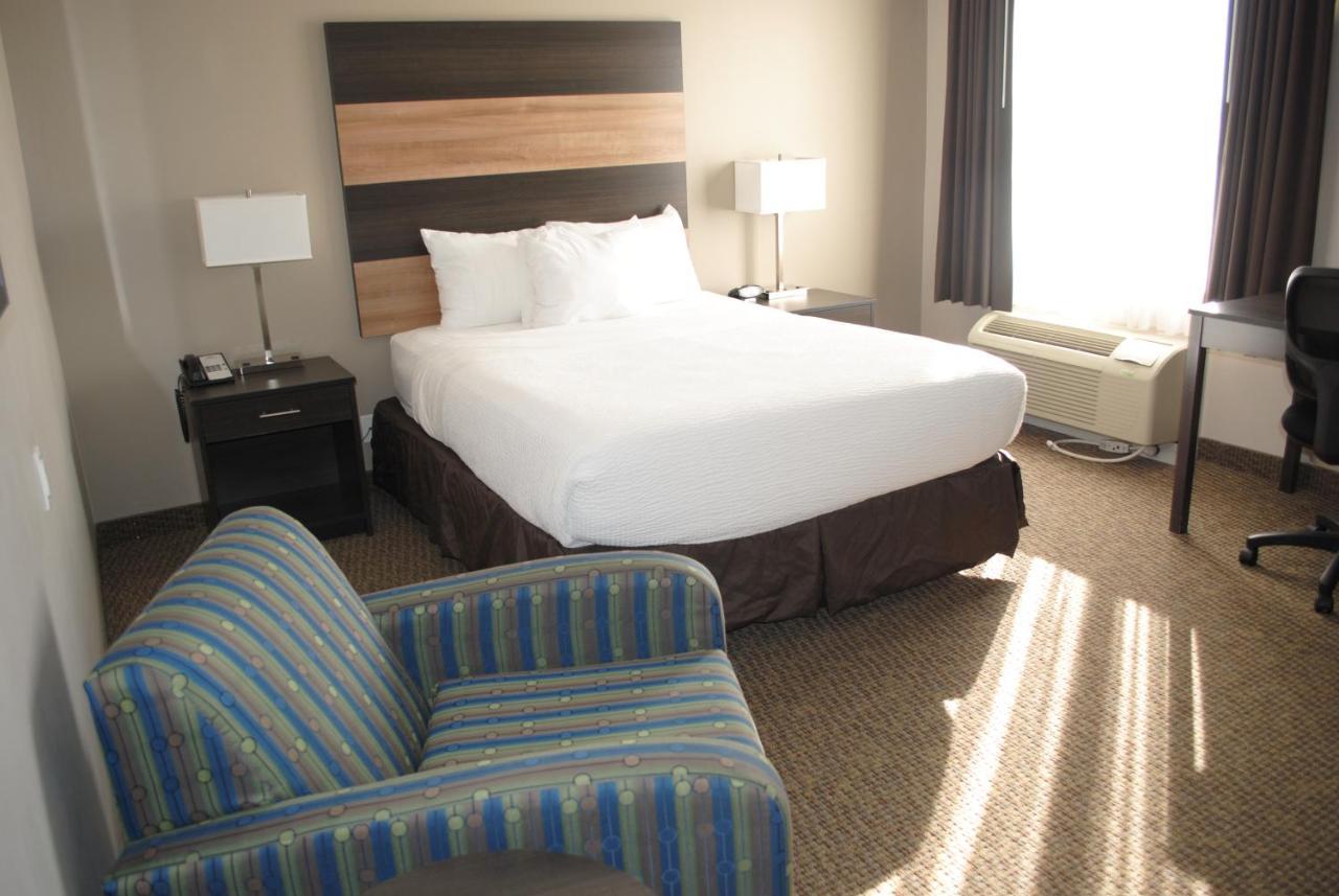 Days Inn & Suites By Wyndham Lindsay Dış mekan fotoğraf