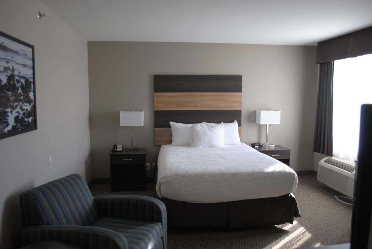 Days Inn & Suites By Wyndham Lindsay Dış mekan fotoğraf