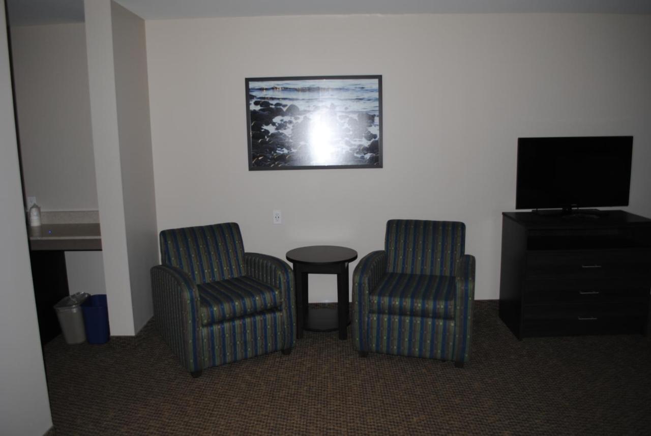 Days Inn & Suites By Wyndham Lindsay Dış mekan fotoğraf