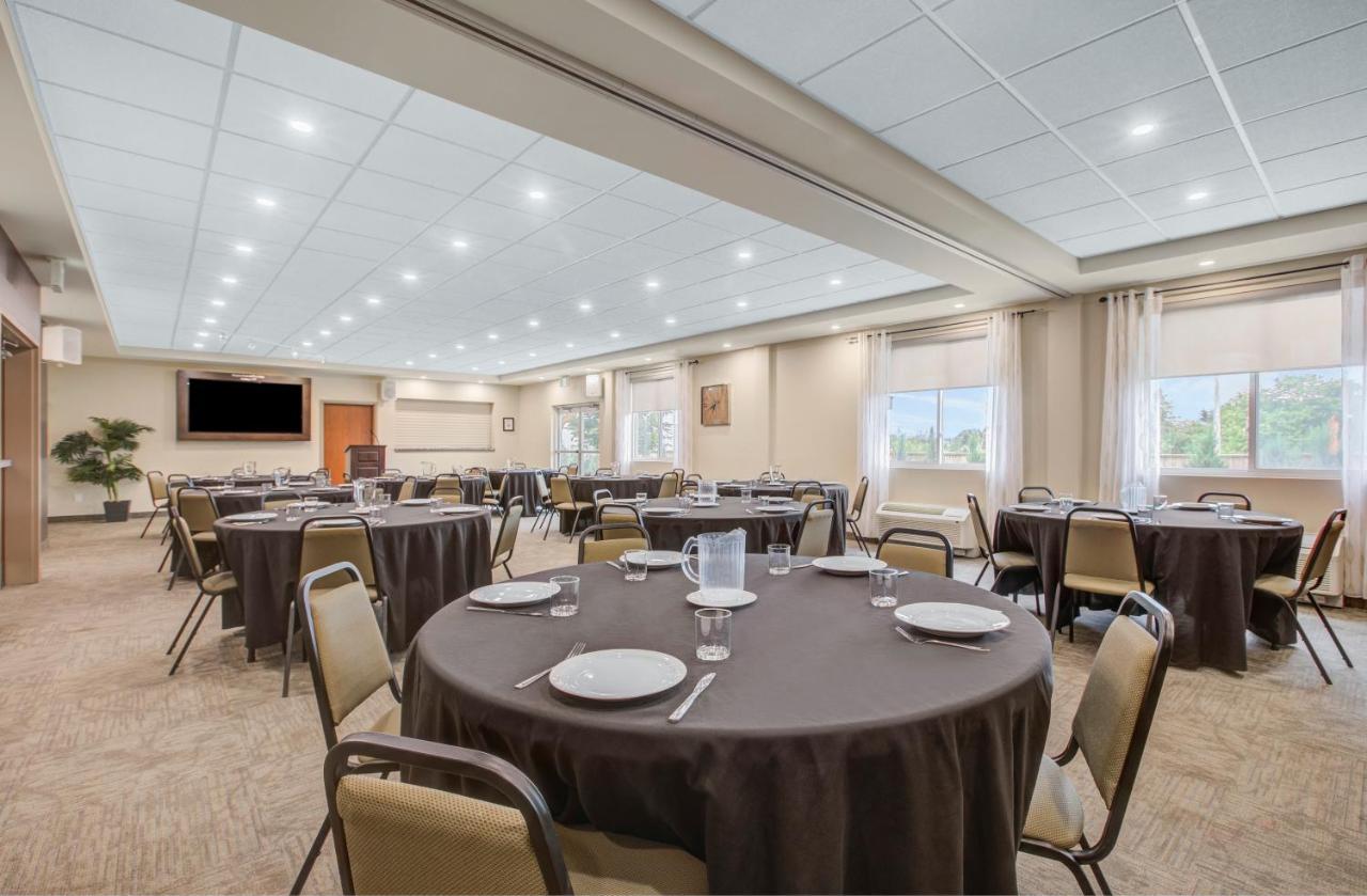 Days Inn & Suites By Wyndham Lindsay Dış mekan fotoğraf