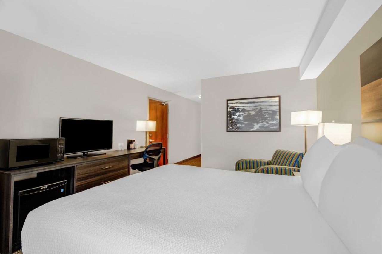 Days Inn & Suites By Wyndham Lindsay Dış mekan fotoğraf